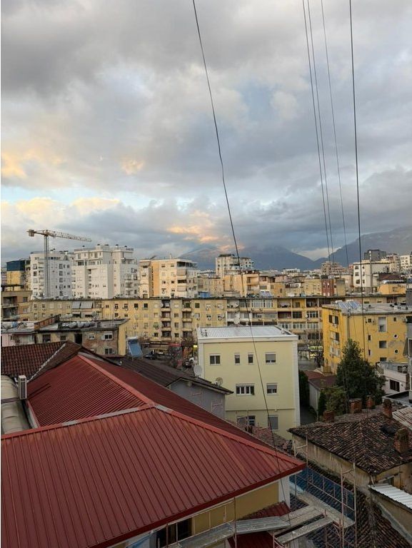 Shitet apartament 2+1+2 Rruga e Kavajes