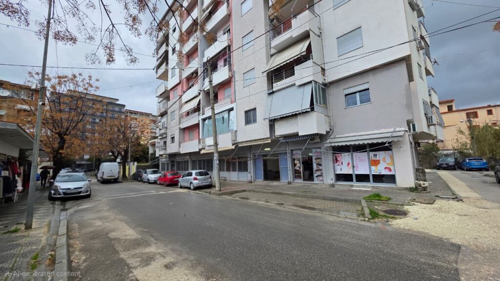 Dyqan me Qira – 100 m², Rruga Fiqirete Musta, Vlorë