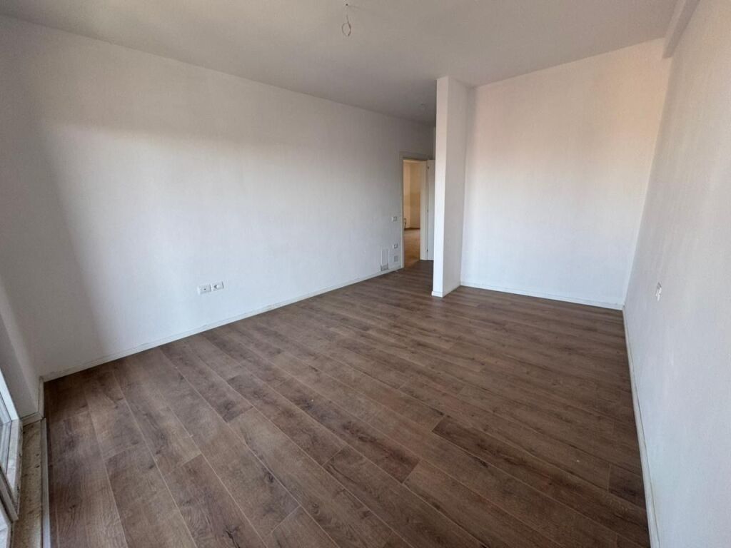 📣 VENDESI Appartamento 2+1+2 📍Via "Jordan Misja", Vicino a SPAK ✨