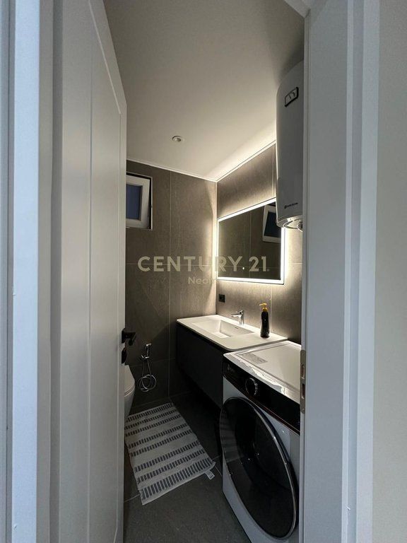 APARTAMENT 1+1 PER SHITJE NE ZONEN E BLLOKUT