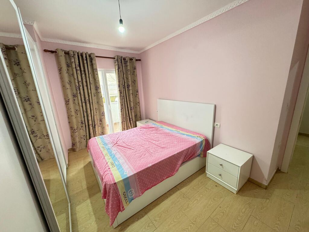 Apartament me qera 2+1 Afer tufines