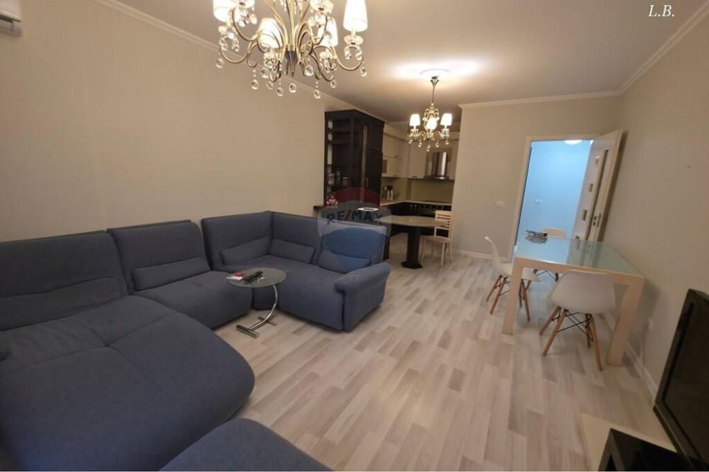 Jepet me Qira Apartament 2+1 – Komuna e Parisit