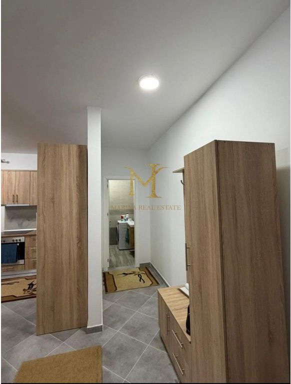 Apartament 2+1 me qera ne qender te spitalles !!