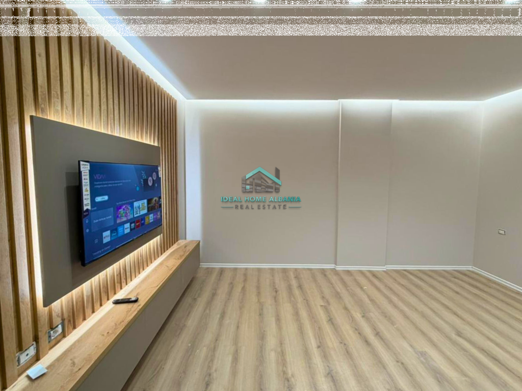 SHITET STUDIO – UJI I FTOHTË, VLORË