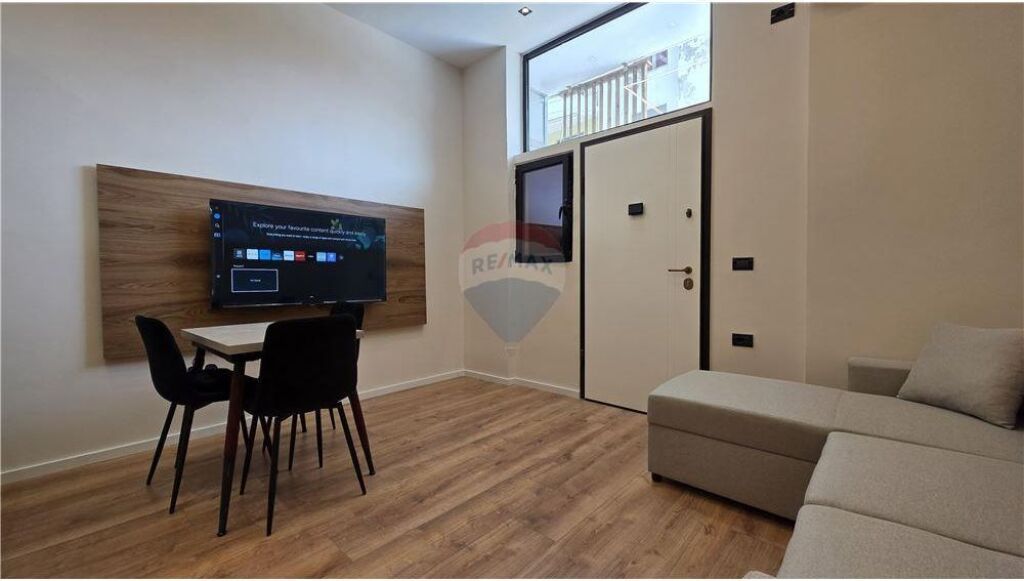 Apartament 1+1 për Shitje – Vija e Parë, Lungo Mare