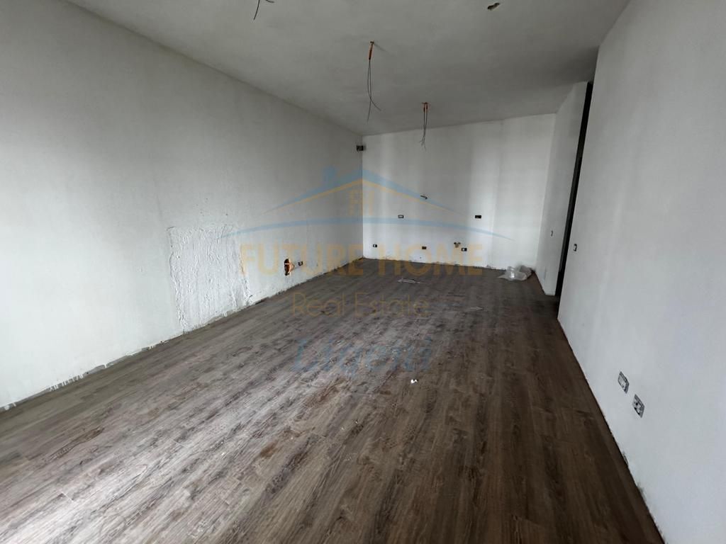 Shitet, Apartament 1+1, Sauk, Porta Tirana e Re, Tiranë.