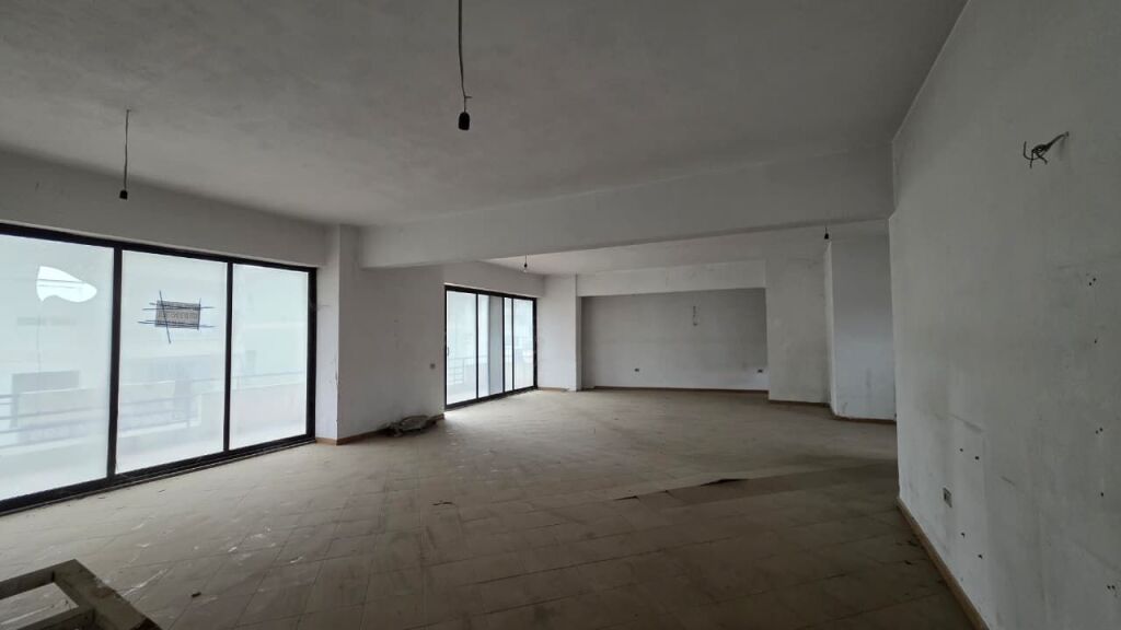 Vilë – Për Shitje- Rruga Ali Demi, pranë Bashkisë, Vlorë