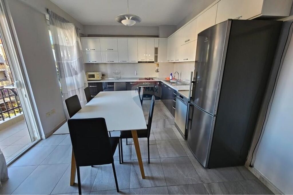 Jepet me qera Apartament 3+1+2 tek Garda ✨