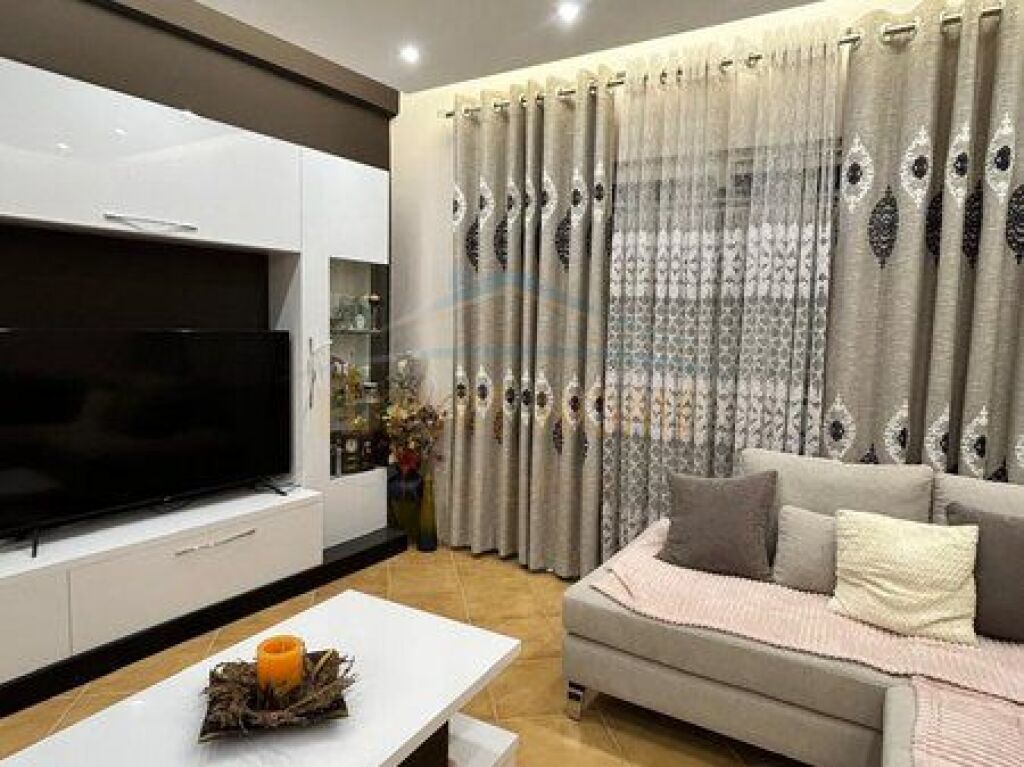 Qera,Apartament 2+1, Fresk, Tirane