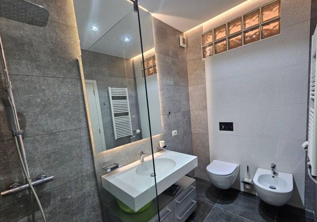 🏡 Me qera Apartament premium 3+1 me parkim