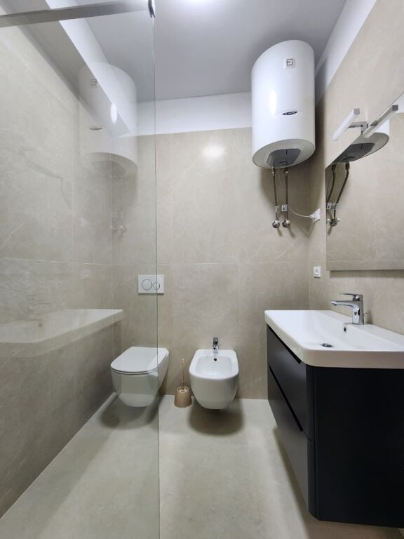 🏠 Jepet me Qera: Apt. 2+1+2 wc &amp; 1 Verand ( 📍Fresk - Muraga ) Sapo investuar || 100% e re ✨️ 500€ / Muaji 💶