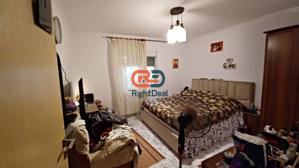 Ne Selite, Prane Tregut Ushqimor, Shitet Apartament 2+1 Me Planimetri Te Rregullt!!