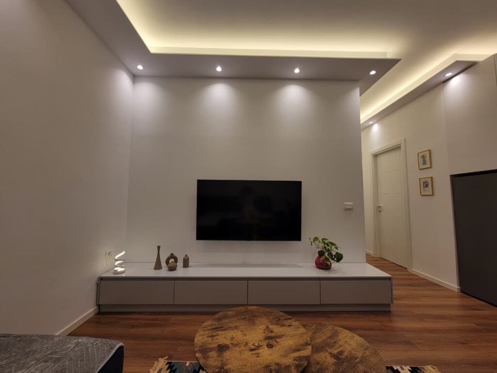 Jepet me Qira Apartament 1+1 tek Rruga e Durrësit !