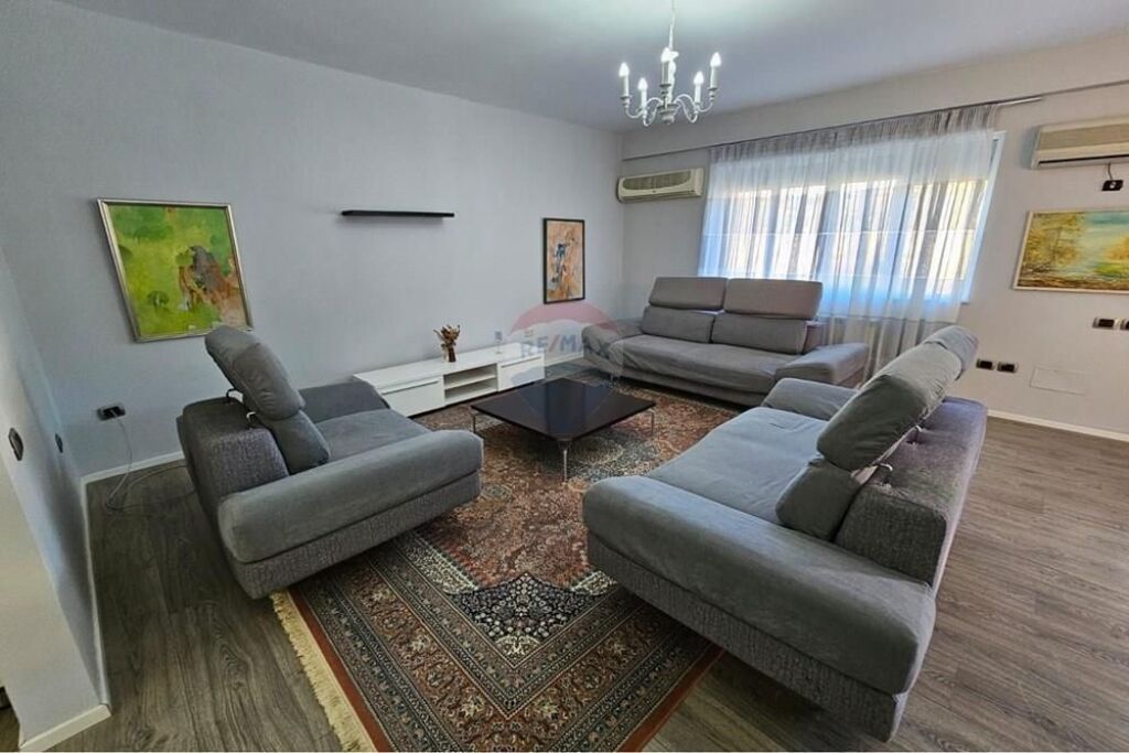 Jepet me qera Apartament 3+1+2 tek Garda ✨