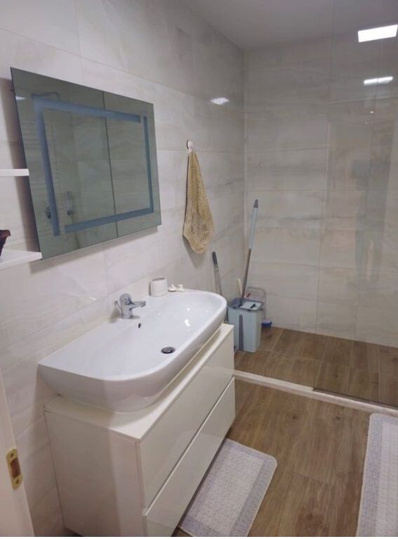 Apartament premium 2+1+2 (130 m²) me qira pranë Liqenit Artificial të Tiranës!