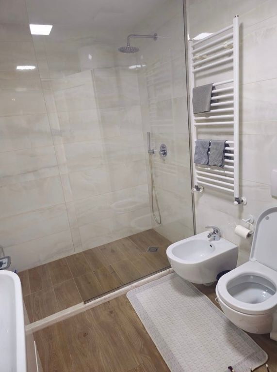 Apartament me qera 2+1+2 Liqeni Artificial