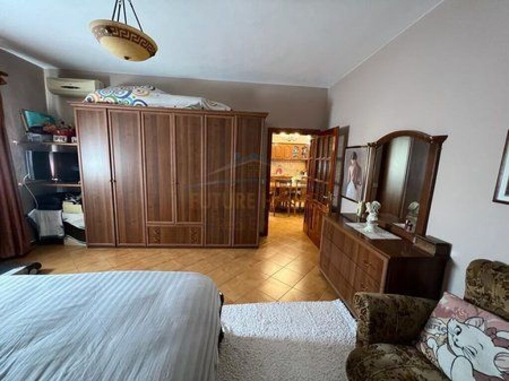Shitet, Apartament 2+1, Zogu i Zi, Tirane