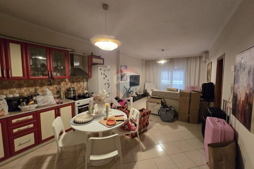 Apartament 1+1 ne Shitje tek Kthesa e Kamzes