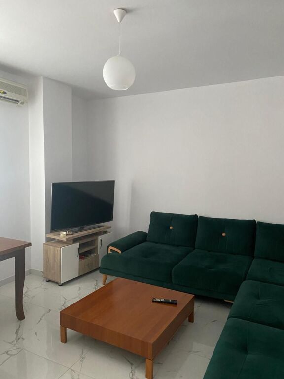 JEPET ME QERA APARTAMENT 2+1 pranë Farmacia 10, te Rruga e Dibrës.