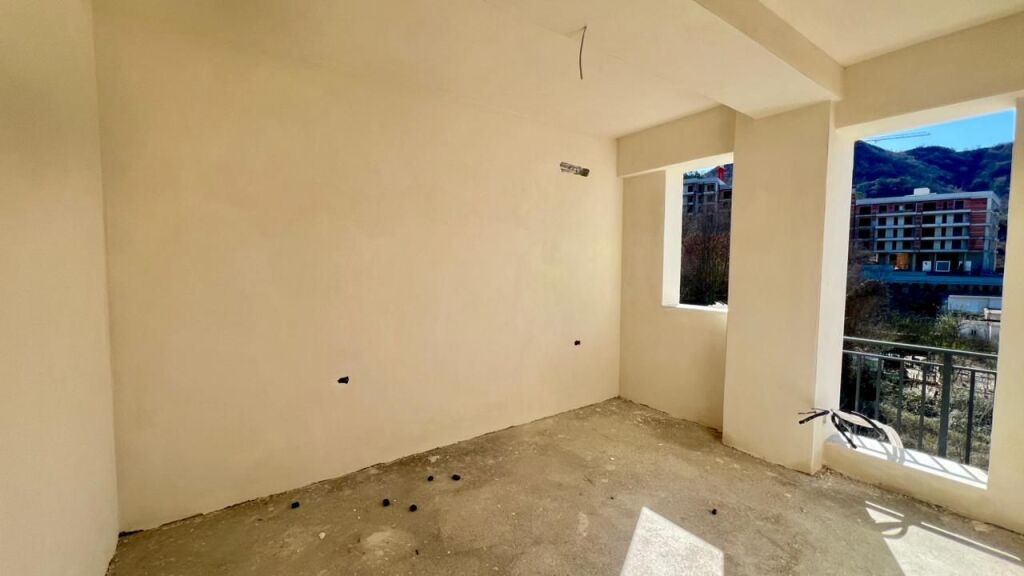 SHITET : 1+1+2 Ballkone📍Liqeni i That (Buze Liqeni - Vije e Pare) - 117.000€ - S.52m² - Okazion Momenti🔥