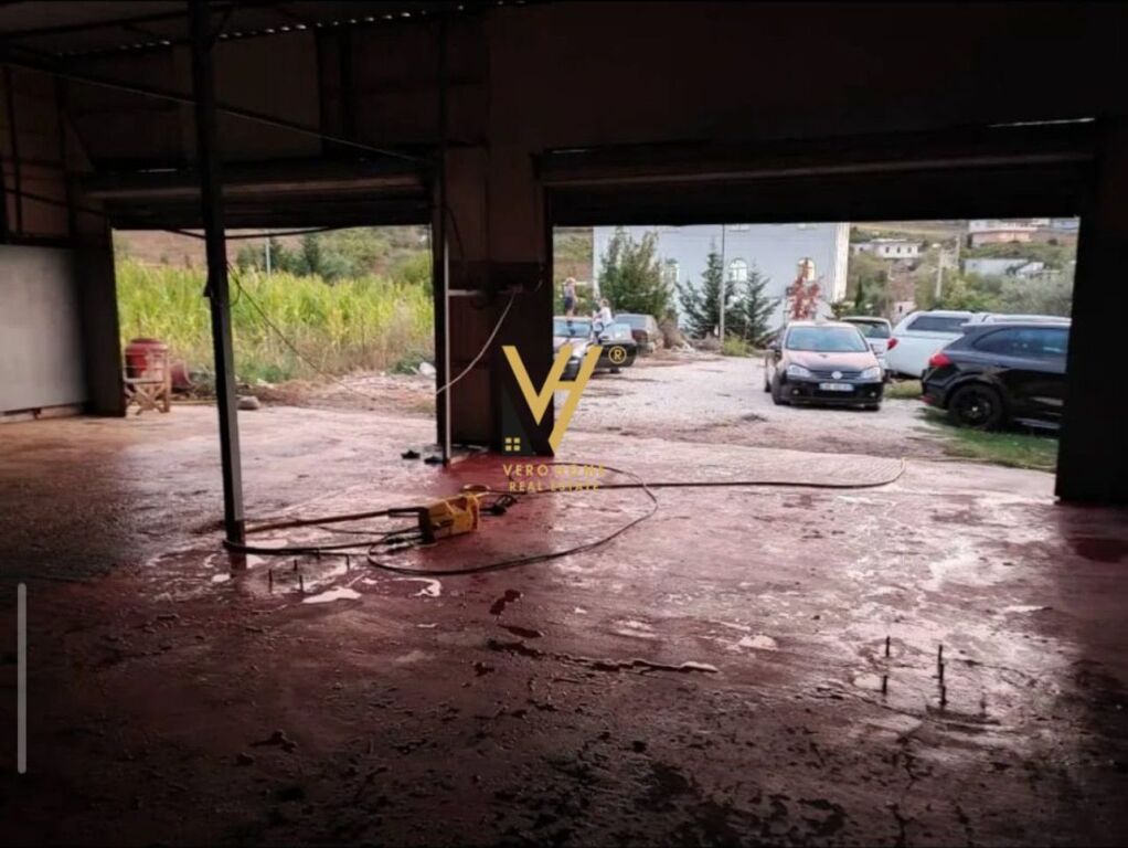 JEPET MAGAZINE 370 M2 ME QERA NE KOMBINAT 80.000 LEKE