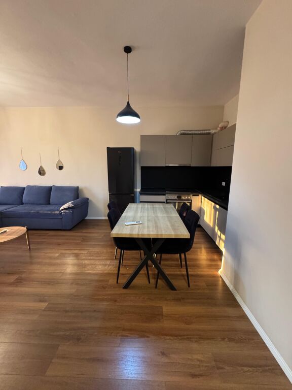 🏠Appartamento 2+1 in affitto 📍Via 5 Maggio 🏢6° piano, con ascensore 💶Prezzo: 700€/mese