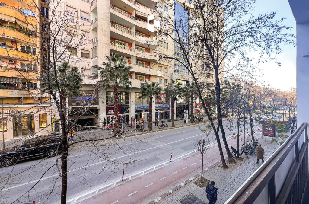 Absolute Office - Open Space (Vesa Center) Main Road, BLLOK (160 m2) Swiss Parquet - 2,100 Euro/Month NET