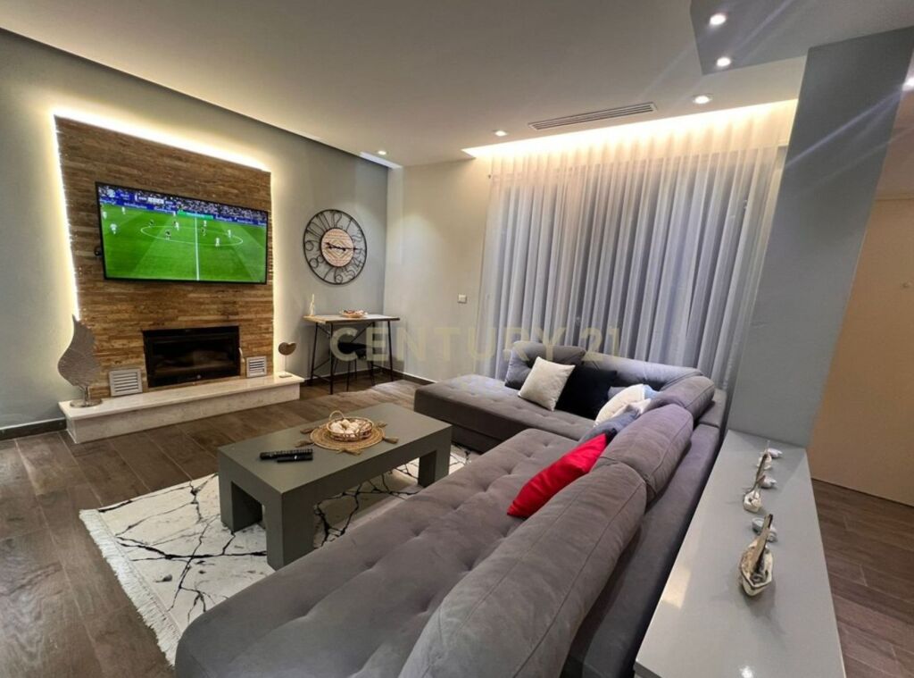 ✨ Vilë luksoze me pishinë për shitje