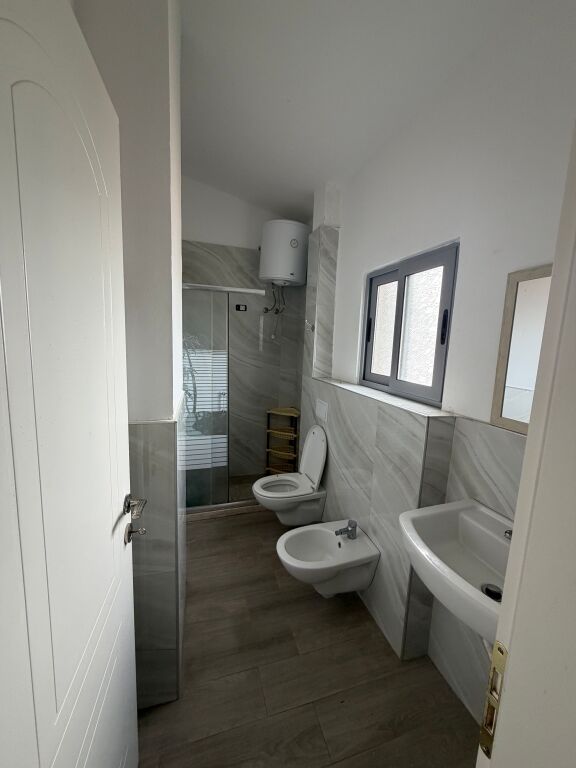 Shitet super apartament në zonën e Mali i Robit, vetëm 1000€/m²