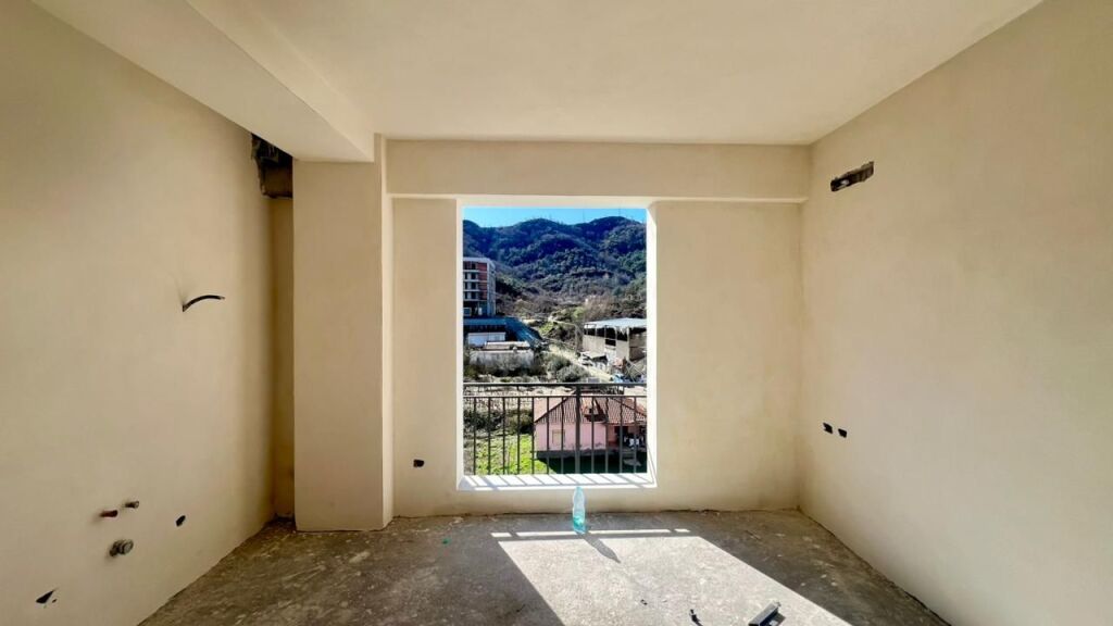 SHITET : 1+1+2 Ballkone📍Liqeni i That (Buze Liqeni - Vije e Pare) - 117.000€ - S.52m² - Okazion Momenti🔥