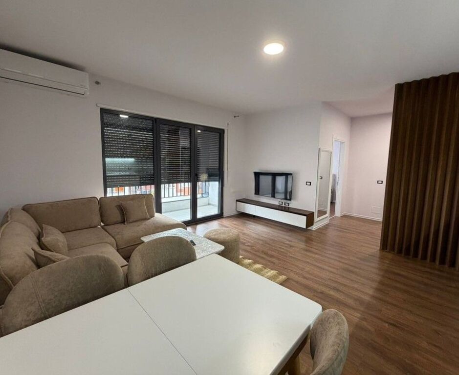 Jepet me qera apartament 1+1 në zonën e Bulevardi i Ri, pranë Jordan Misja