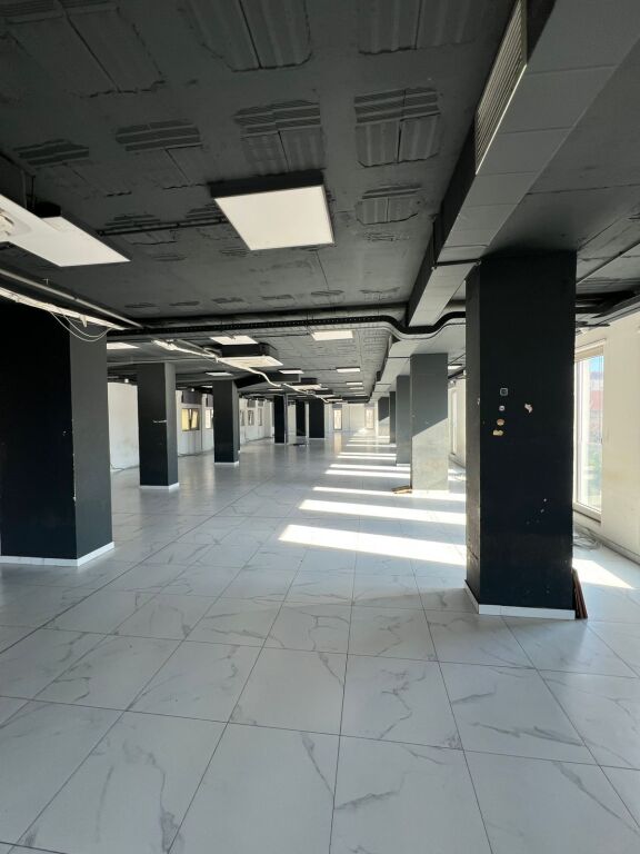 ZYRE ME QERA 1077 M2 ZOGU I ZI 15.000 EURO