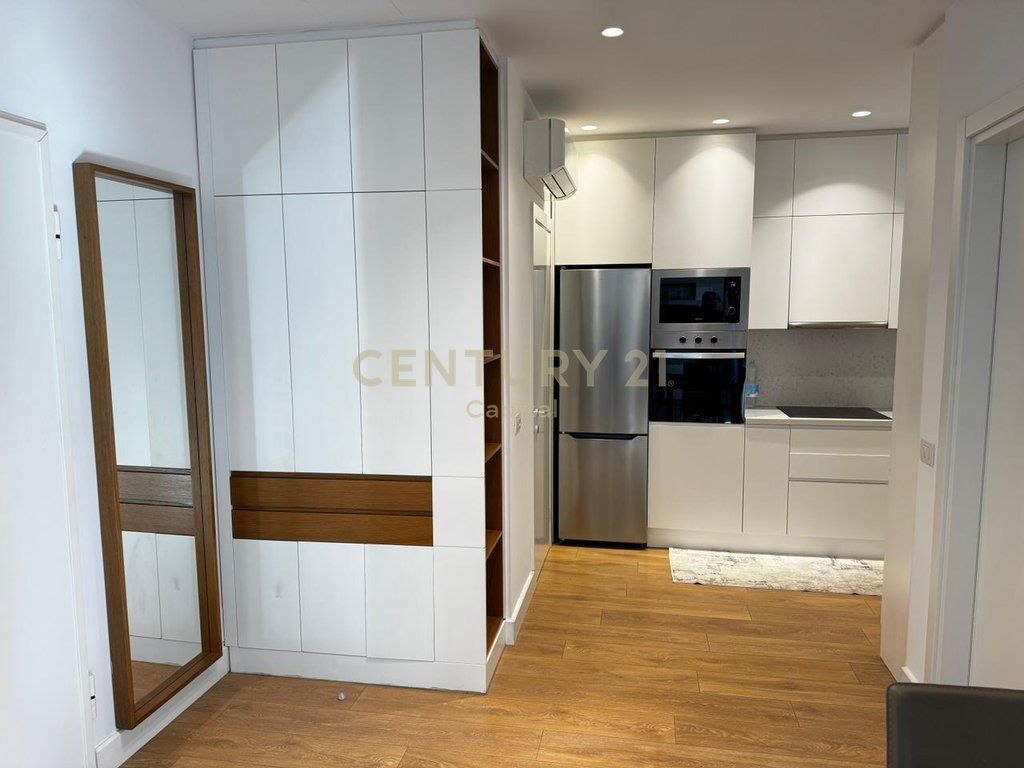 Duplex Moderno in Affitto – Centro, Tirana