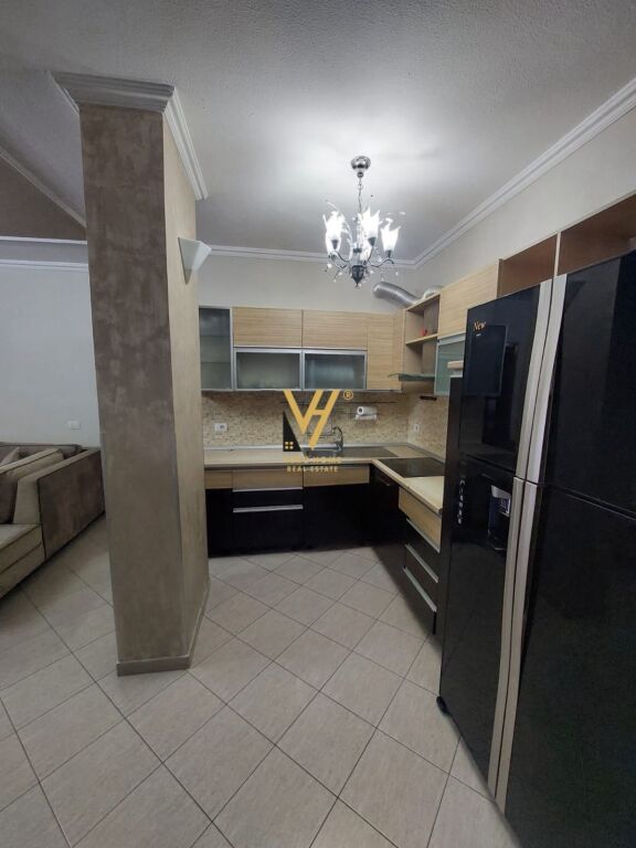 JEPET APARTAMENT 2+1+2BLK ME QERA TE RRUGA KAVAJES 85.000 LEKE