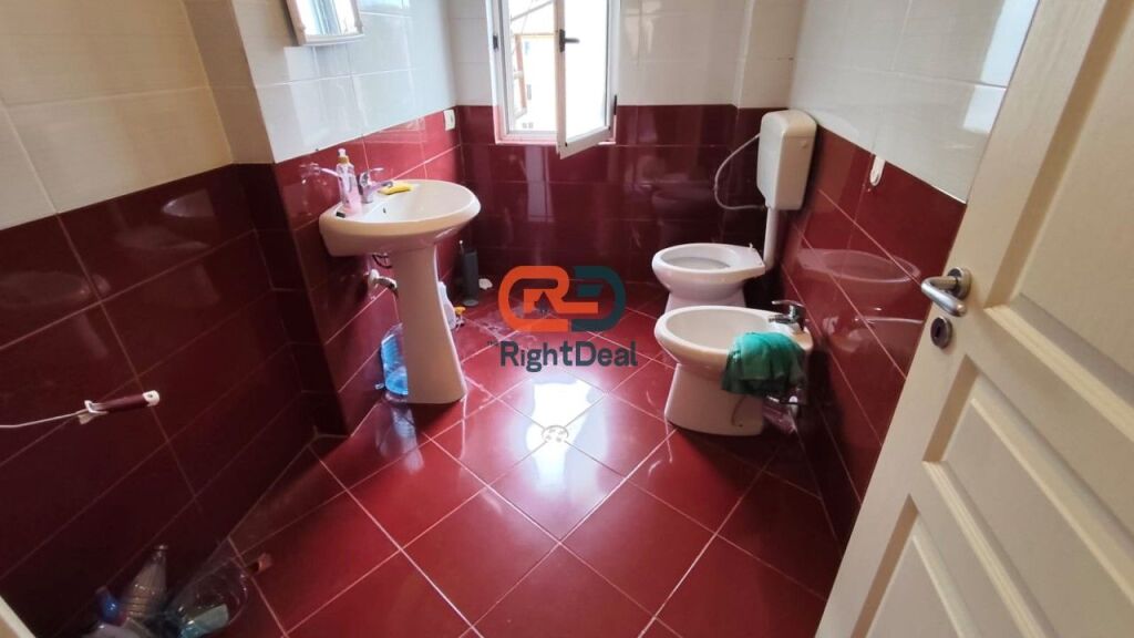 A Myslym Shyri, Appartamento 2+1 con Pianta Regolare in Vendita!!