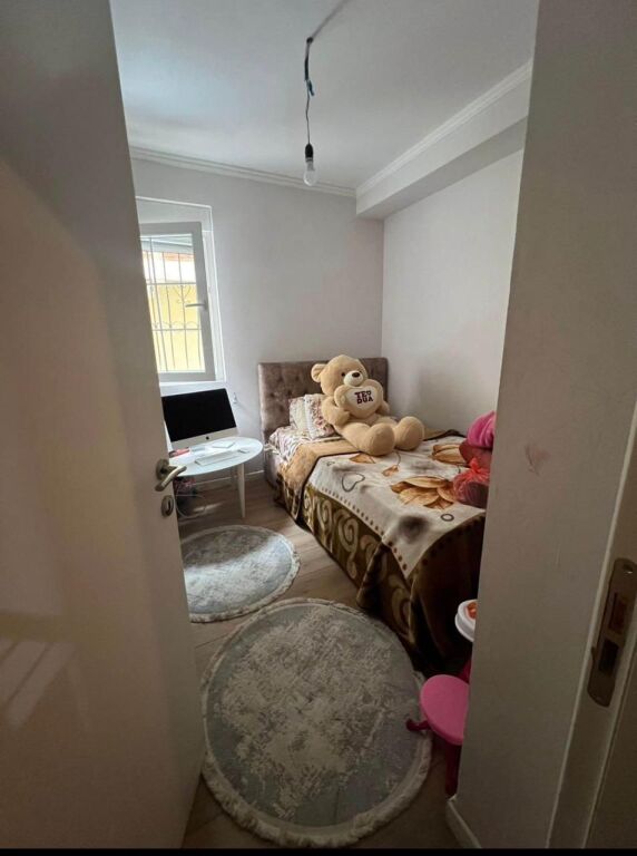 APARTAMENT ME QERA 2+1 STACIONI TRENIT 50.000 LEKE