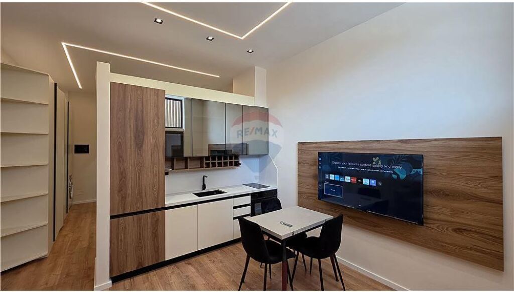 Apartament 1+1 për Shitje – Vija e Parë, Lungo Mare