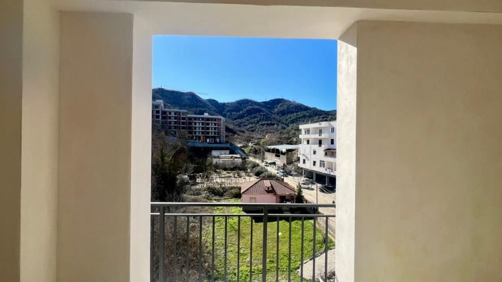SHITET : 1+1+2 Ballkone📍Liqeni i That (Buze Liqeni - Vije e Pare) - 117.000€ - S.52m² - Okazion Momenti🔥