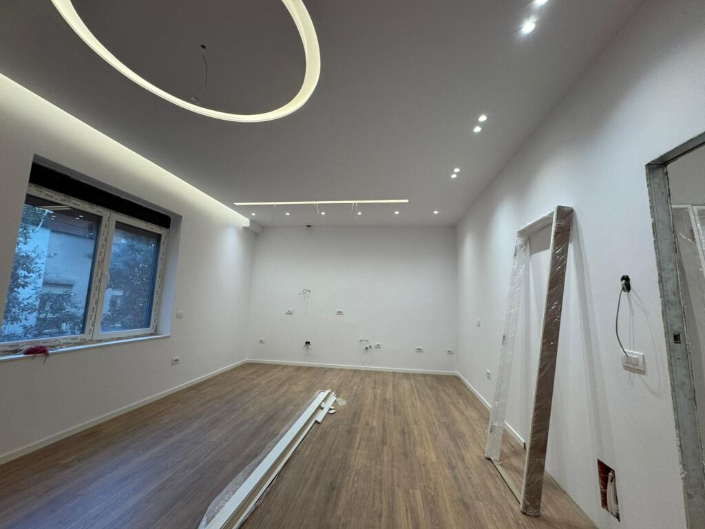 Shitet apartament 1+1 ,Kopshti Zoologjik,rruga Eduard Mano