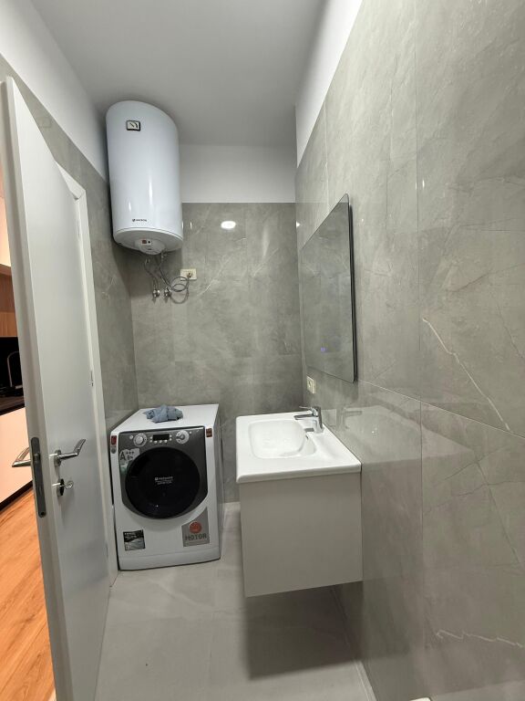 🏠Apartament 2+1+Post Parkimi me qira 📍Rezidenca Golden Tower, Mine Peza ✨ Arredim modern 💶Çmimi: 1100€ Neto