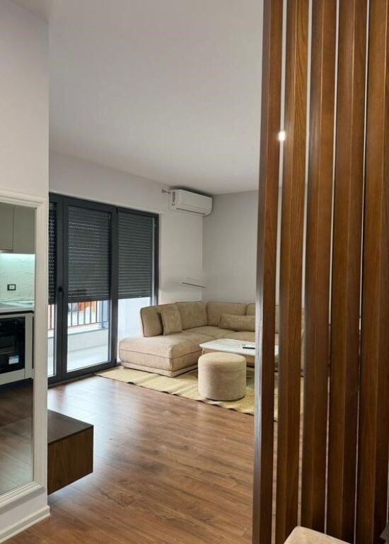 Jepet me qera apartament 1+1 në zonën e Bulevardi i Ri, pranë Jordan Misja
