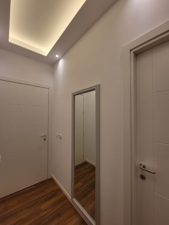 Jepet me Qira Apartament 1+1 tek Rruga e Durrësit !