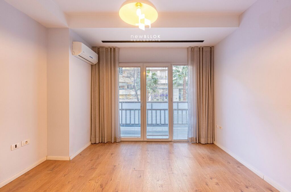 Absolute Office - Open Space (Vesa Center) Main Road, BLLOK (160 m2) Swiss Parquet - 2,100 Euro/Month NET