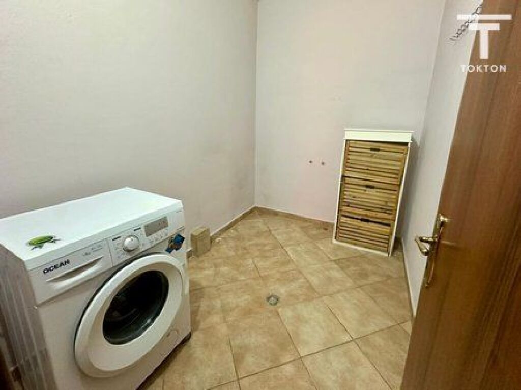 QIRA, APARTAMENT 2+1+ DEPO, UNAZA E RE, TIRANË