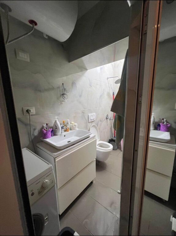 APARTAMENT ME QERA 2+1 STACIONI TRENIT 50.000 LEKE