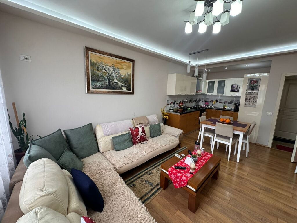 Appartamento 2+1+2 in vendita ad Astir