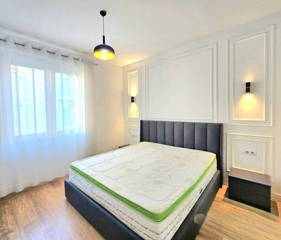 APARTAMENT 3+1+PARKIM PRANE KOPSHTIT BOTANIK