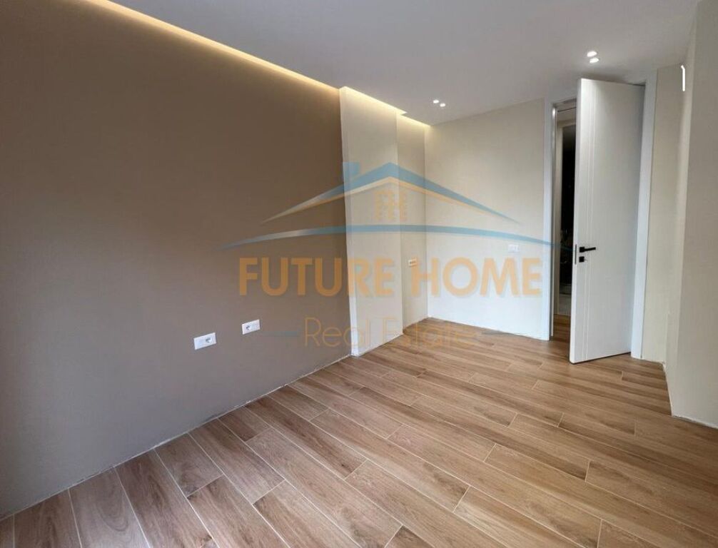 SHITET APARTAMENT 2+1 TEK KOMUNA E PARISIT