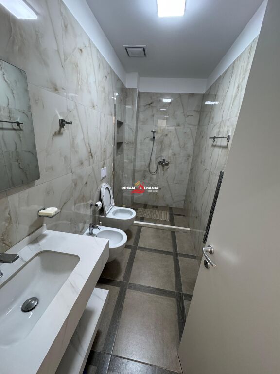 Jepet apartament 3+1+2 tualete me qera tek Tirana Garden Building ( ID 4231485 )