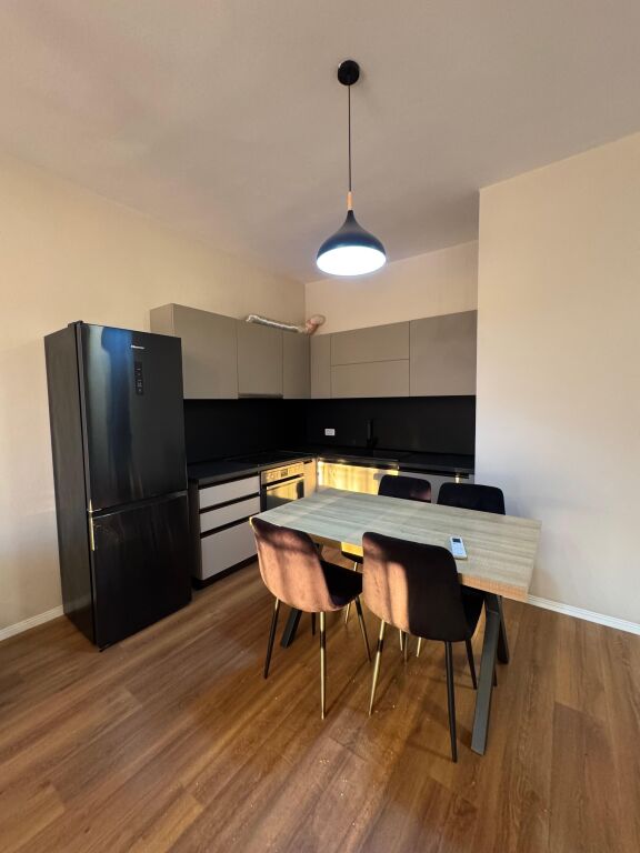 🏠Appartamento 2+1 in affitto 📍Via 5 Maggio 🏢6° piano, con ascensore 💶Prezzo: 700€/mese